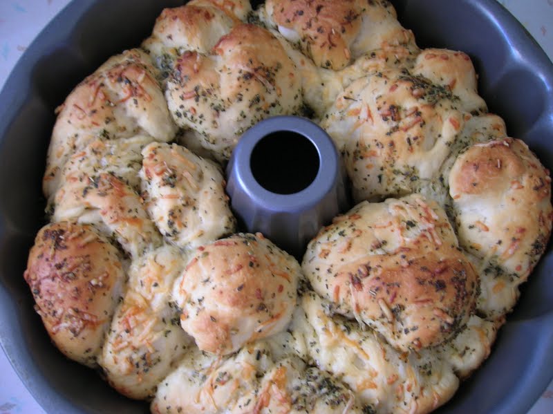 Rindy Mae Garlic Parmesan PullApart Bread