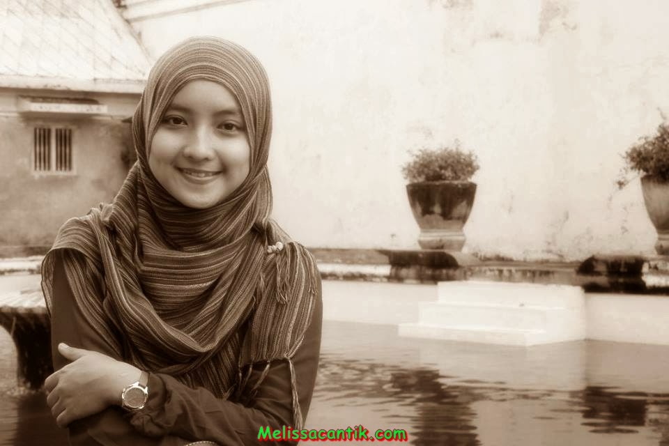 Foto Pesona Cewek Madura Cantik dengan Jilbab Foto Pesona Cewek Madura Cantik dengan Jilbab