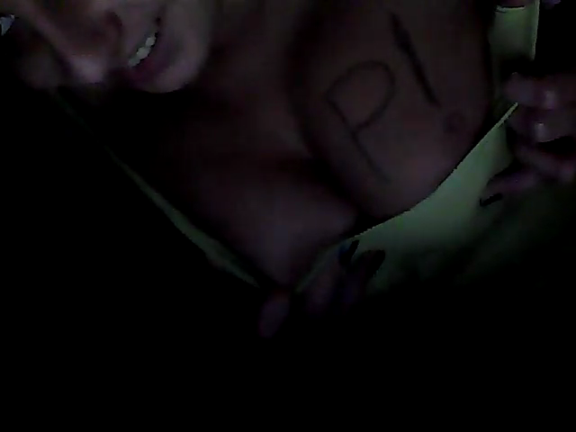 DamarisXXX: "Chuparme la teta derecha" DamarisXXX: "Chuparme la teta derecha"