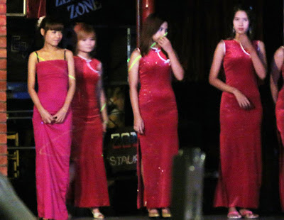 Asian beauties on stage Asian beauties on stage