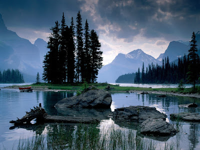 Maligne Lake in Jasper National Park