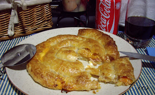 Pizza Enrolla De Bacon Y Jamón.
