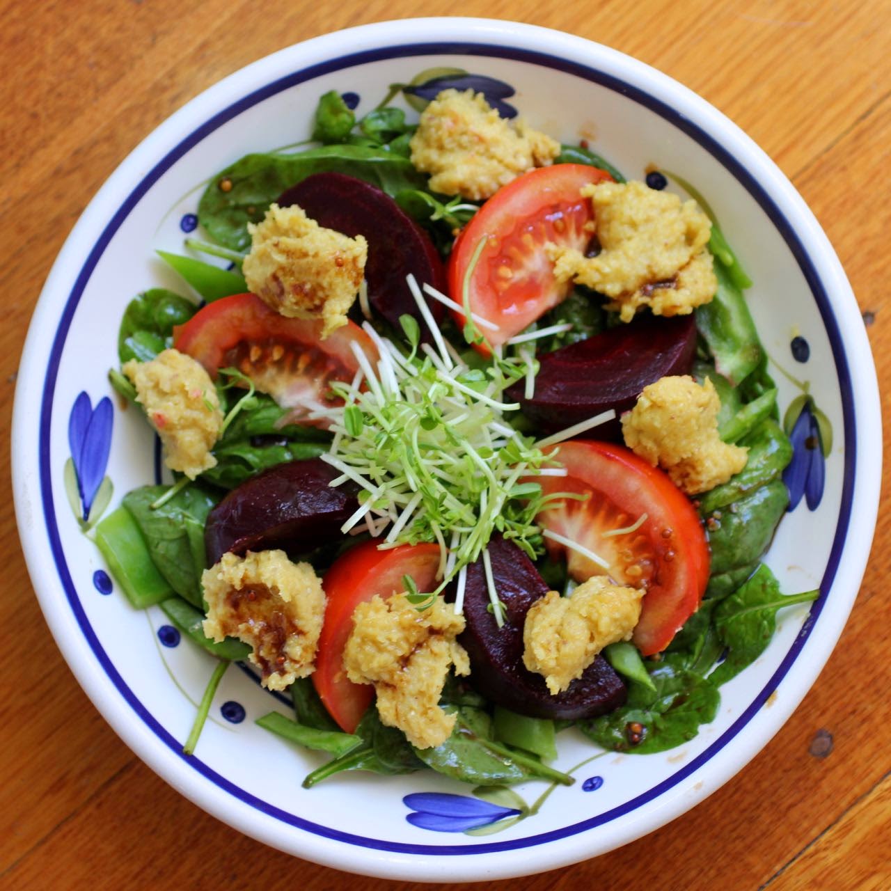 Green Gourmet Giraffe Balsamic Garden Salad with Cashew Cheese