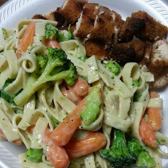 Shannon's Lightening the Load Dinner Broccoli & Carrot Alfredo w