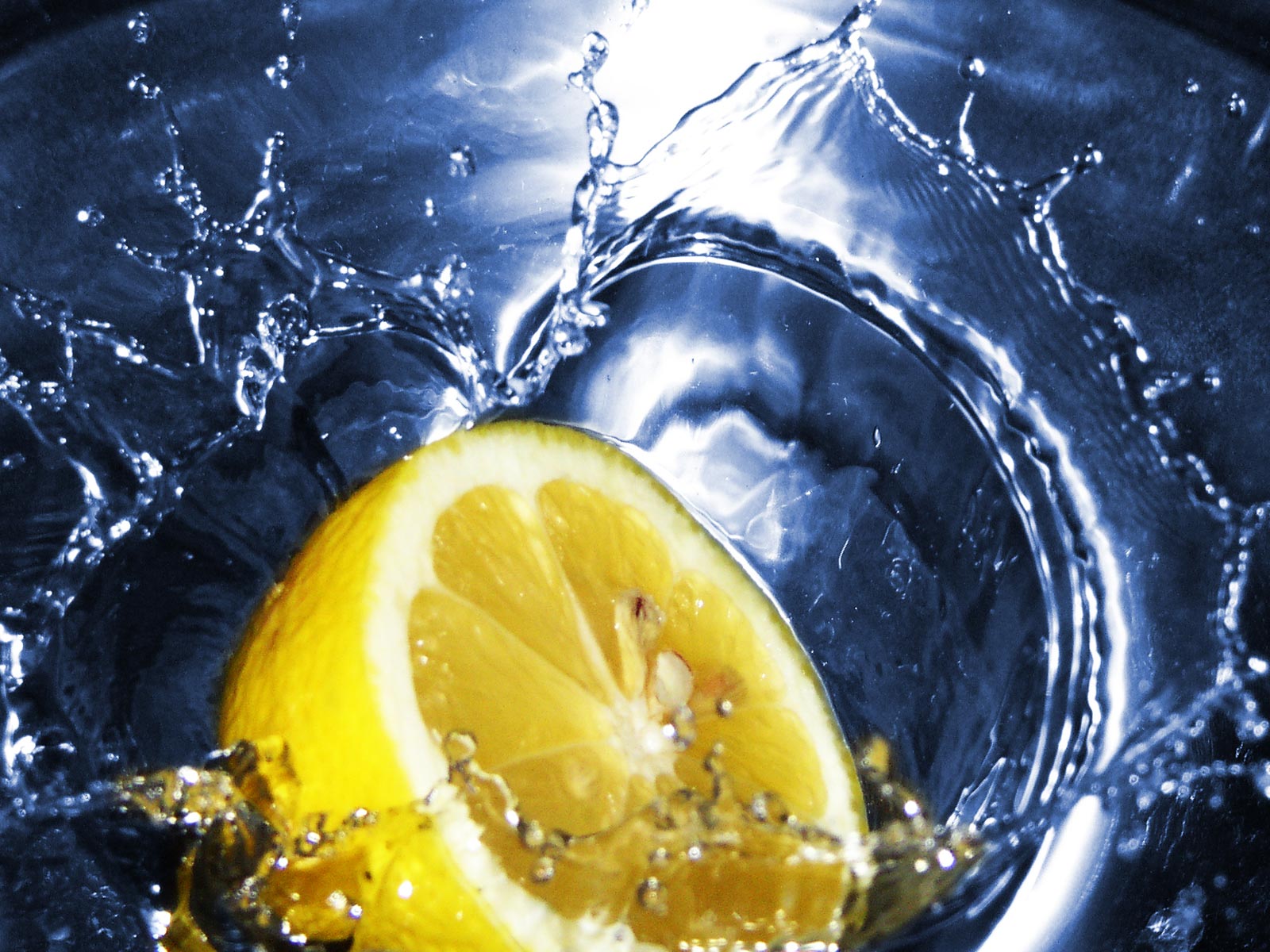 http://2.bp.blogspot.com/-kauU2LKSK4g/T-BwsIRbREI/AAAAAAAABSY/j3Ppq_B4rUw/s1600/water-wallpaper-background-3.jpg