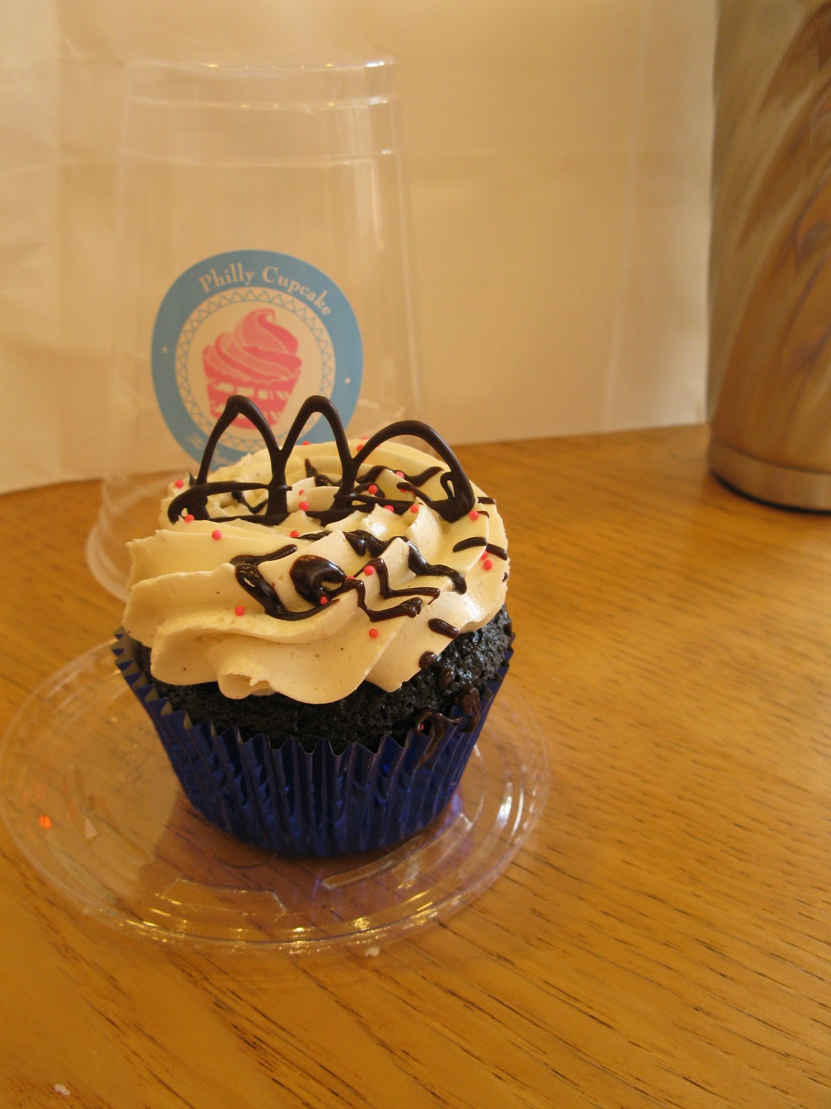 EatLivePhilly Eating and Living in Philadelphia Philly Cupcake