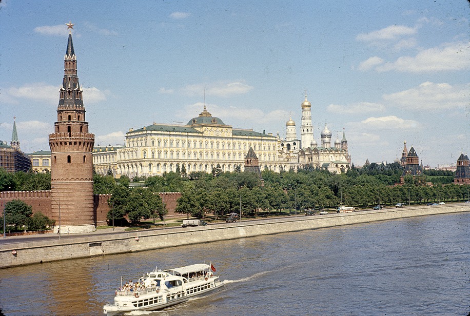 Wonderful Color Photos of Moscow in 1966 vintage everyday