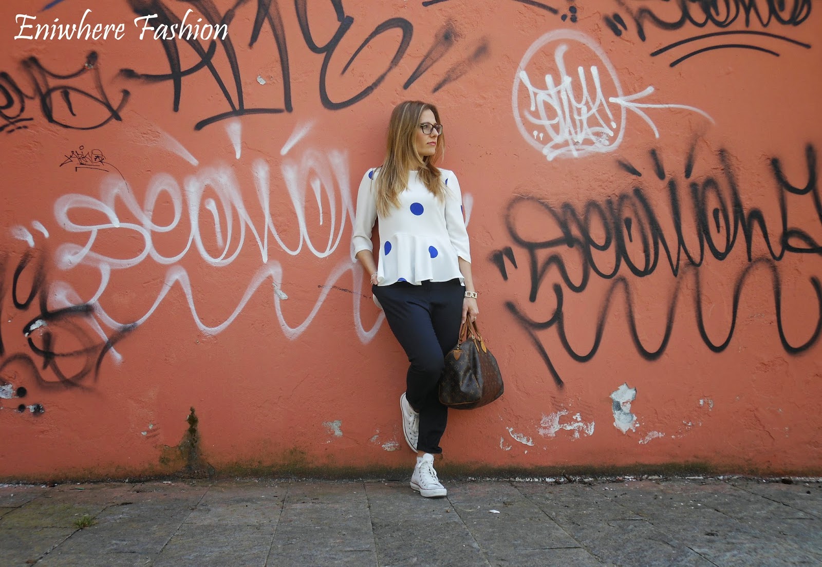 Eniwhere Fashion - pantalone blu e camicina con volant Zara
