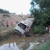 Caminhão tomba na BA-130, estrada que liga Mairi a Baixa Grande.