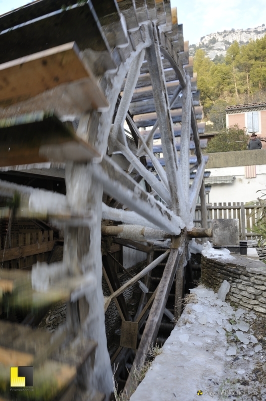 Roue a aubes gelée photo pascal blachier