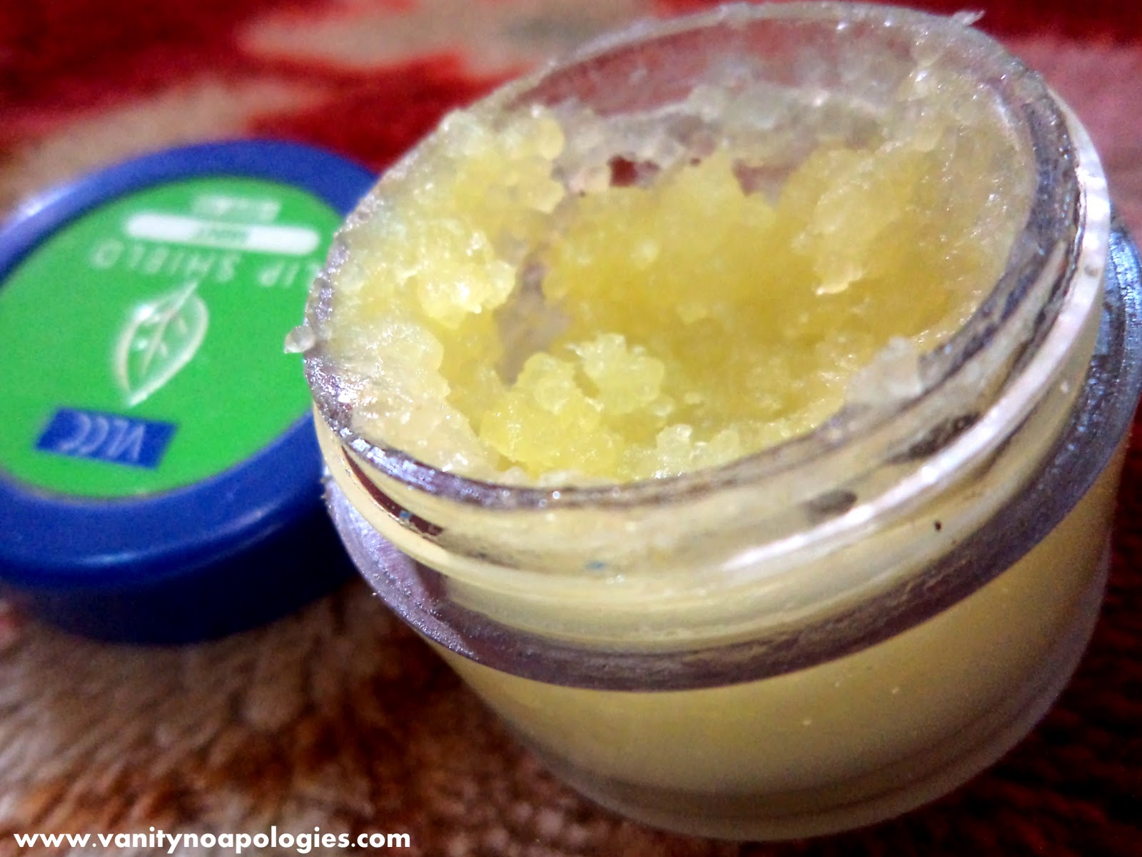 How To Sugar Lip Scrub (DIY)