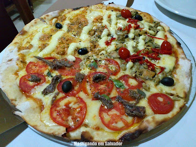 Serina Pizzaria: Pizza nos sabores Alicci, Camarão com Catupiry e Marina