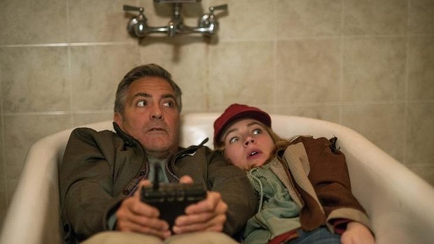 George Clooney y Britt Robertson en una escena de Tomorrowland