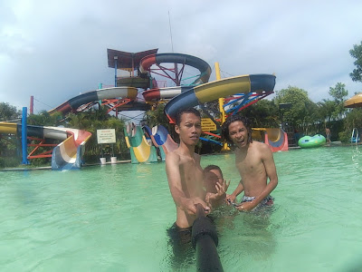 Tetap eksis untuk memperlihatkan keseruan saya