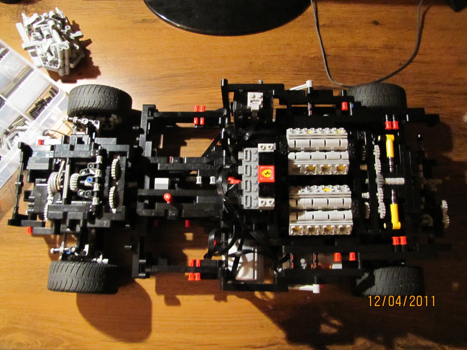 Grzenio's creations Sheepo's Lego Bugatti Veyron 16.4 Chassis