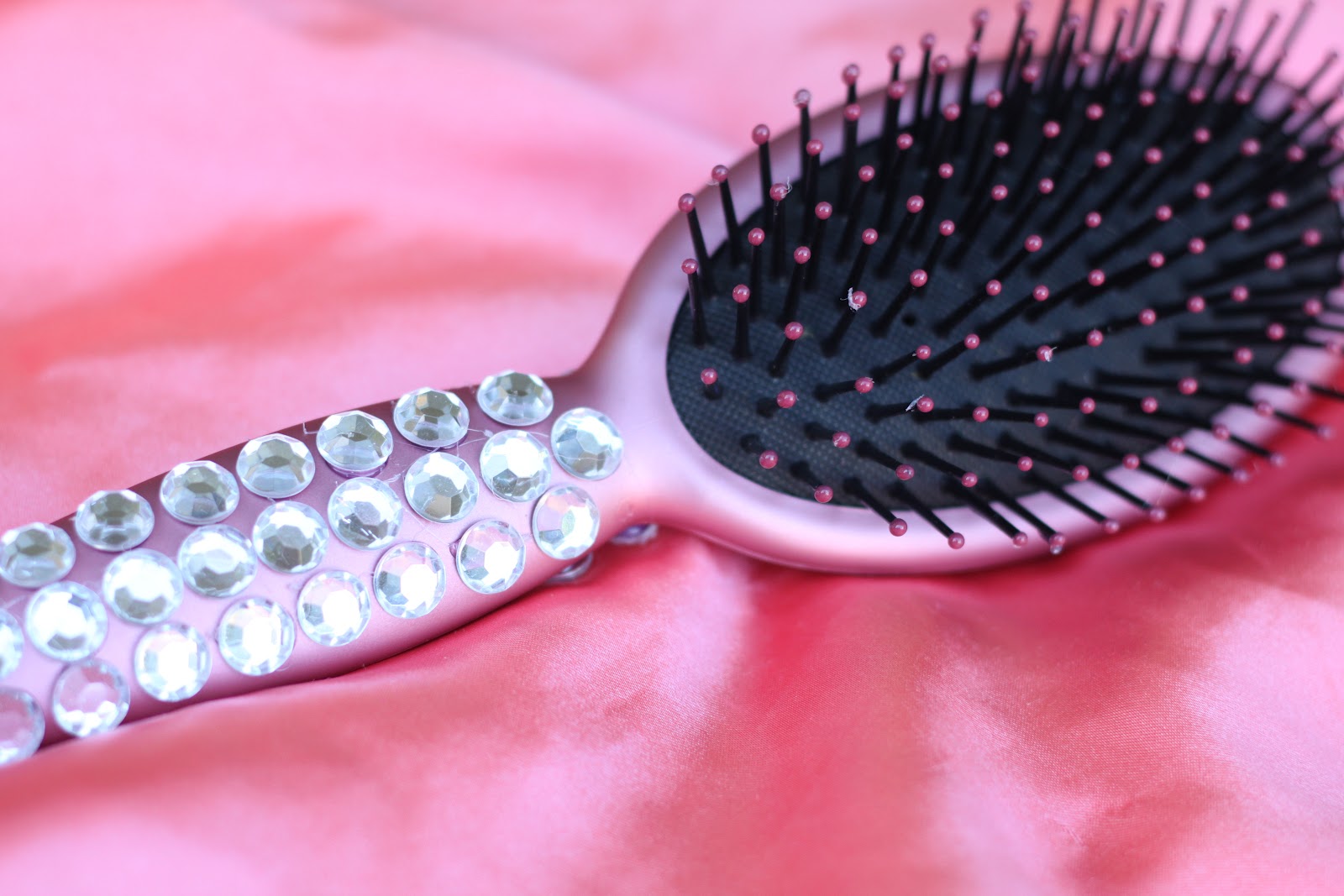 do it yourself divas DIY Tangled/Rapunzel Hairbrush