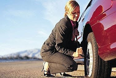 http://2.bp.blogspot.com/-kiP1hOihZzs/TWN5C9pt6BI/AAAAAAAAAt0/-0Fn3cPqDFc/s400/change-a-tire-800X800.jpg