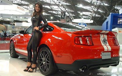 coches-mujeres-mustang-promotoras-calzas-wallpaper-edecanes