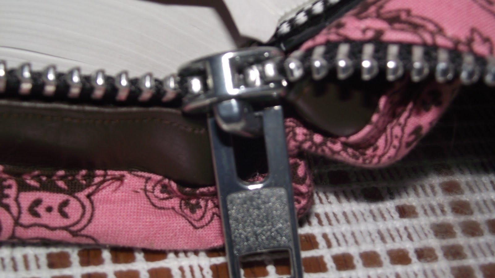 FABulous Home Sewn Zippered Book Cover Tutorial