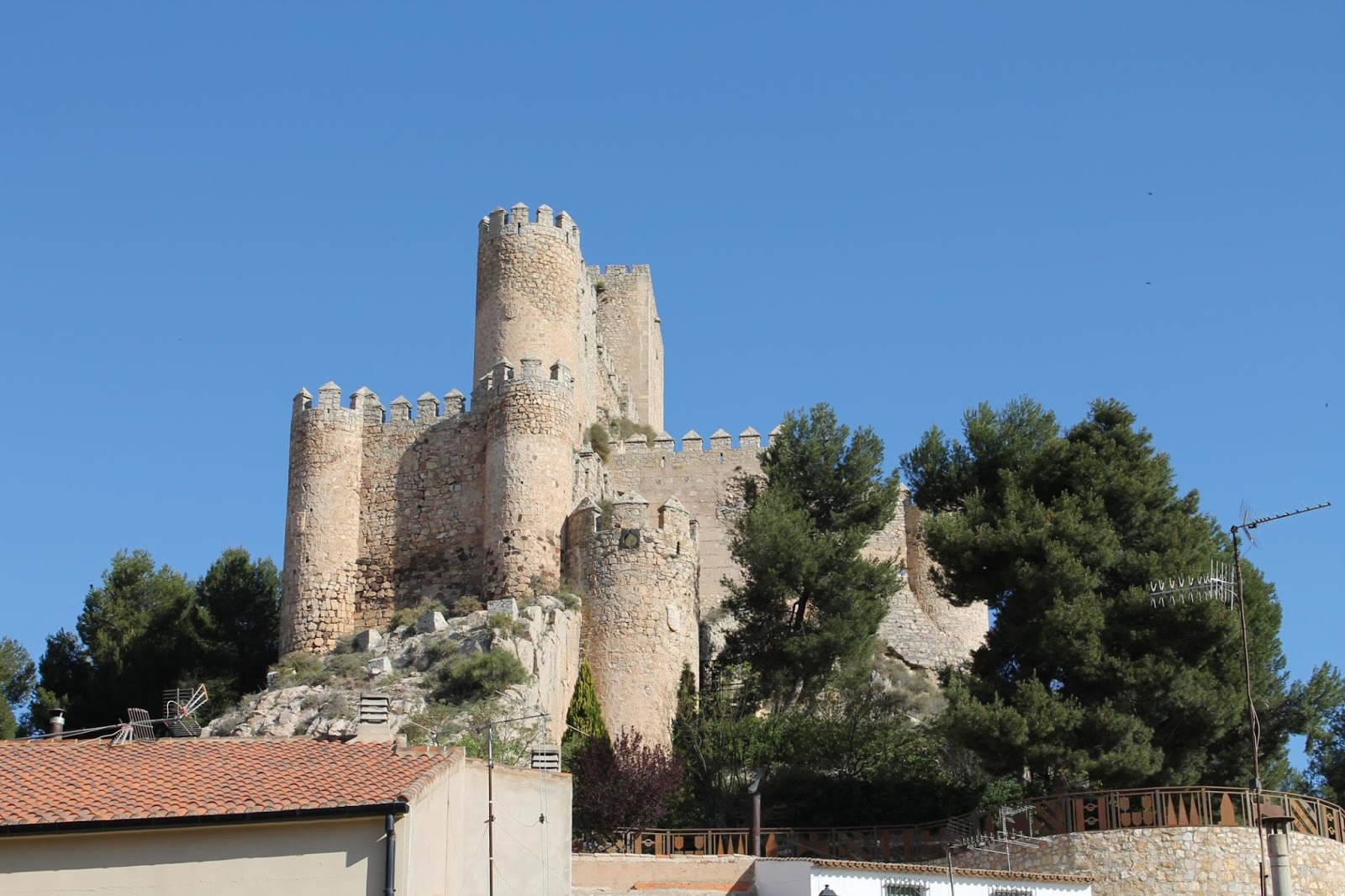 RACÓ VIATGER de Mariló: El castell d'ALMANSA ( Albacete)