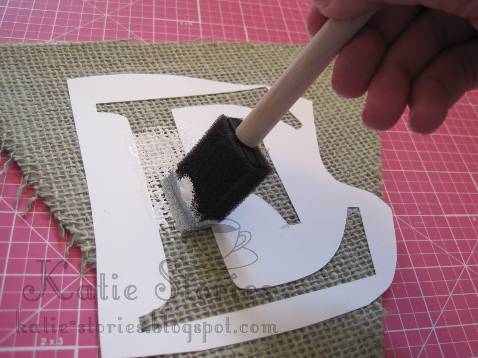 Katie Stories {Scrapbook + Crafting Blog} Sturdy No Sew Painted Burlap