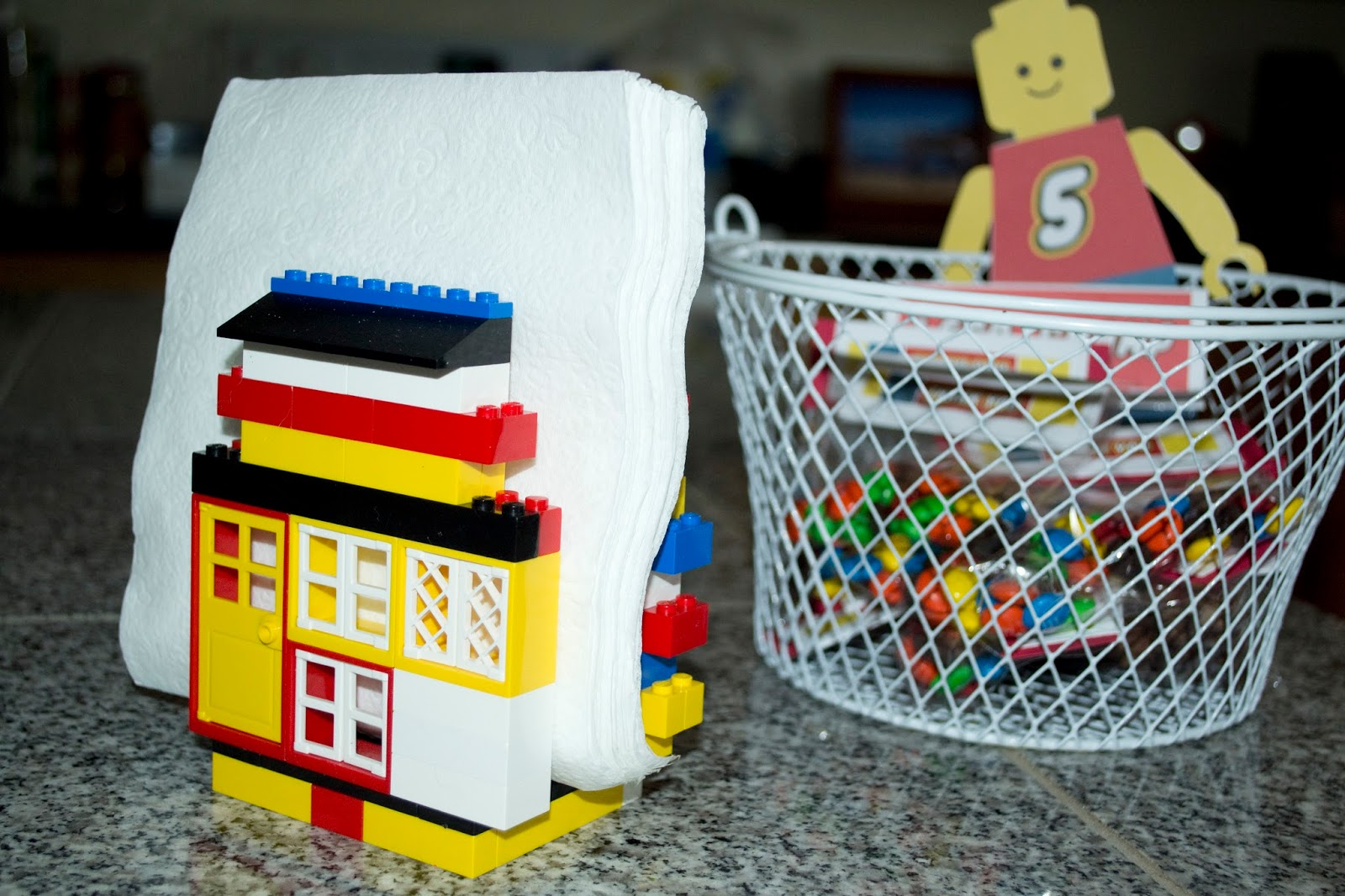 Paisley and Parsley: LEGO Birthday Party for a 5 year old