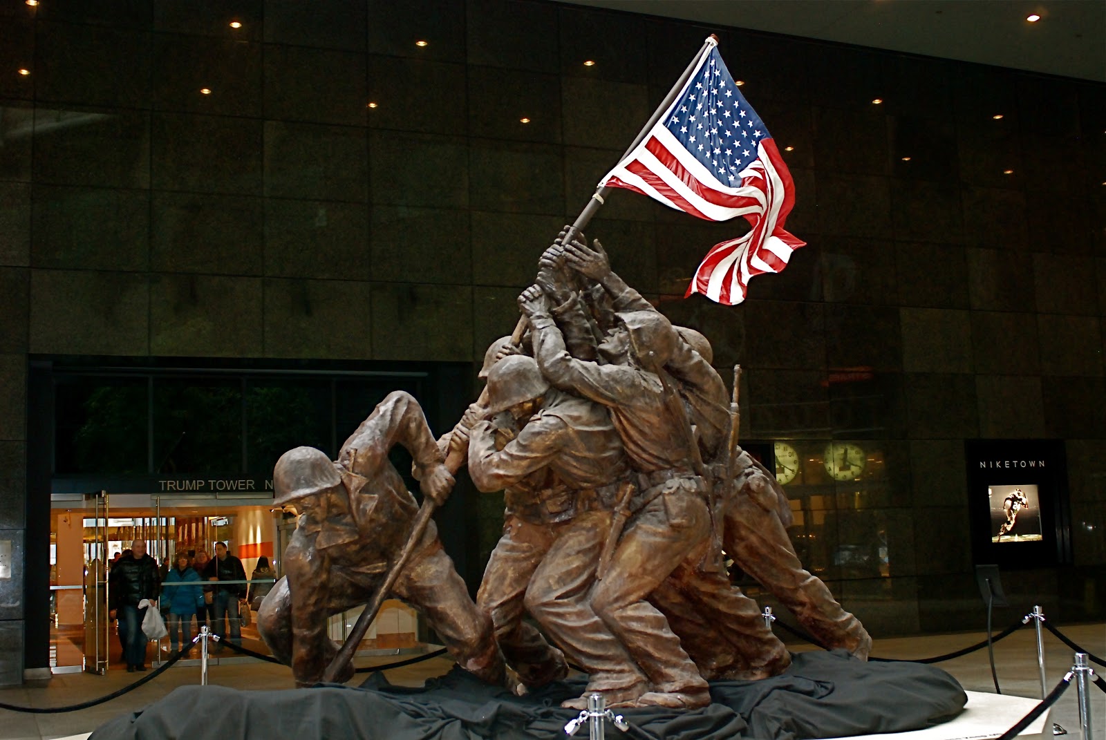 NYC ??? NYC Original Iwo Jima Monument at The 590 Madison Avenue