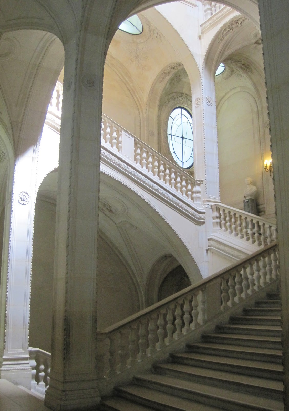 architect design™ Louvre staircases It's a factor of scale