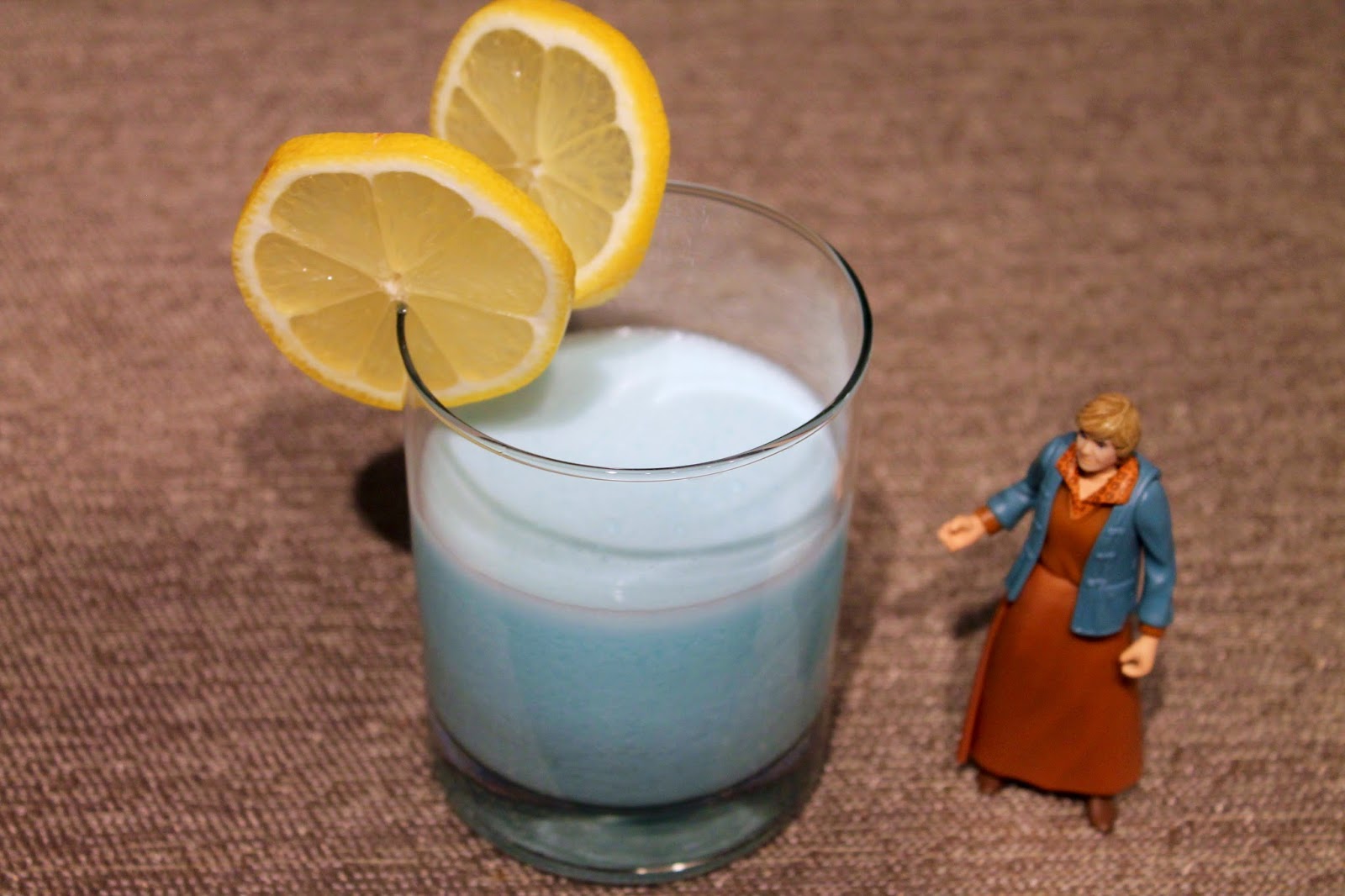 Star Wars Cocktail: Aunt Beru's Blue Milk Brew
