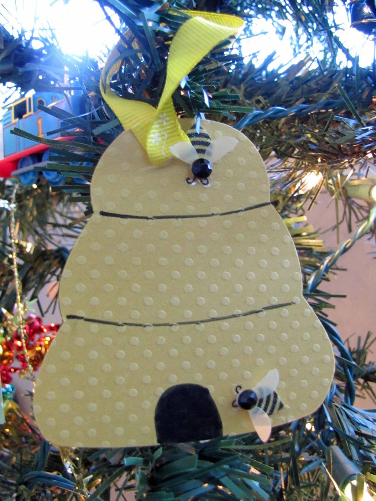 10 Easy Christmas Ornaments the Kids Can Make | School Time Snippets