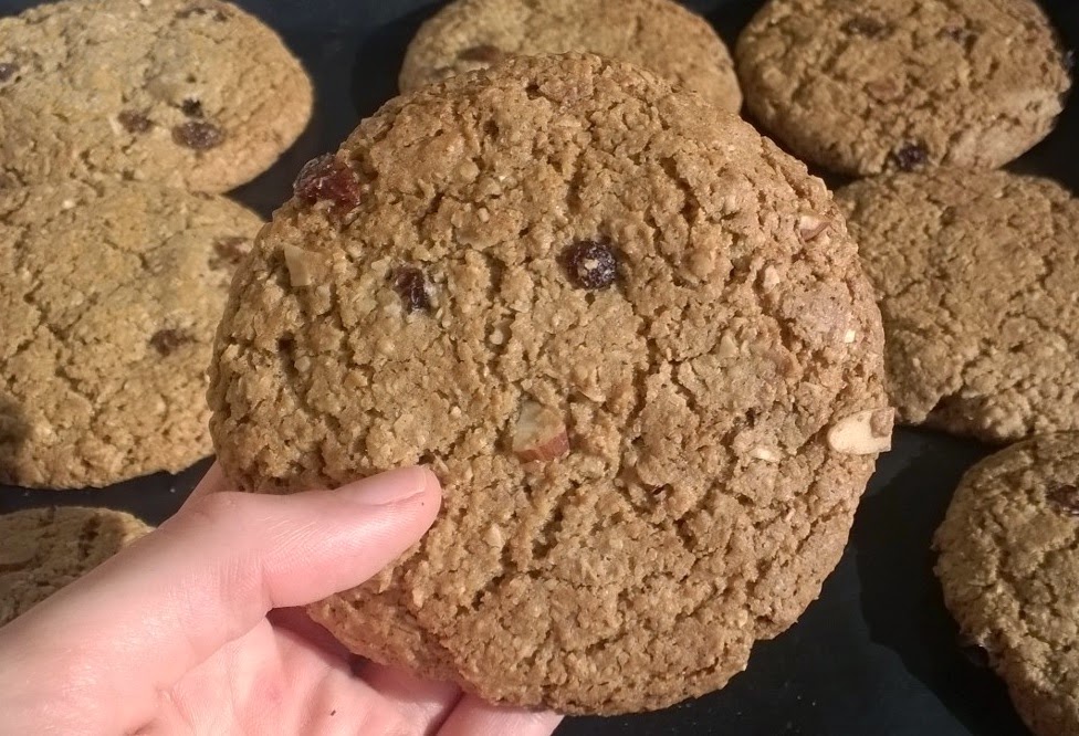 Cookies De Avena Molida Con Pasas Y Almendras
