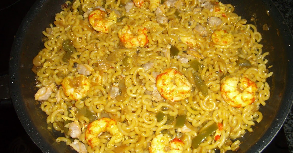 Cocinisas: Fideuá de gambas y almejas.