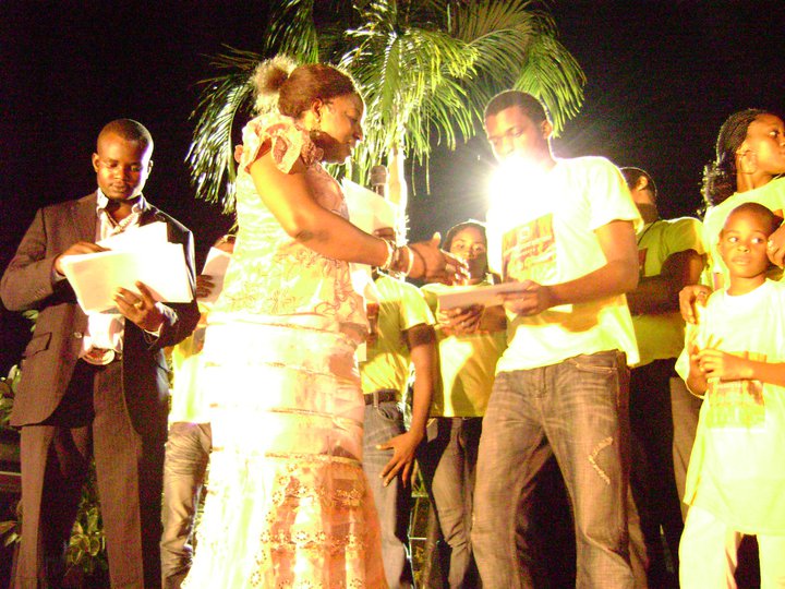 talent hunt show Colors ke sartaj is a talent hunt show which will conduct auditions in approximately 60 labour camps in the al quoz area of dubai the contestants will be judged . talent hunt show Colors ke sartaj is a talent hunt show which will conduct auditions in approximately 60 labour camps in the al quoz area of dubai the contestants will be judged .