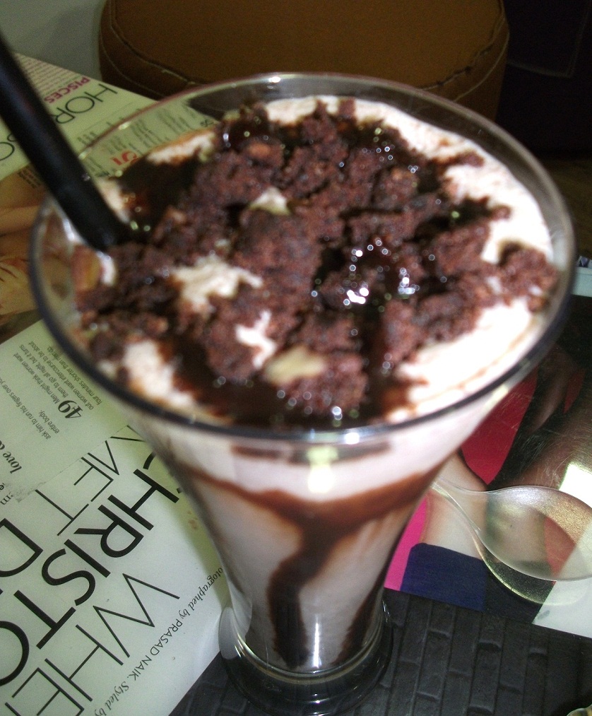 Mumbai Candid: Review: LSD - Love, Sugar, Dough