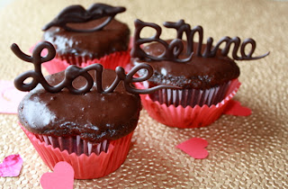   valentine-cupcakes.j