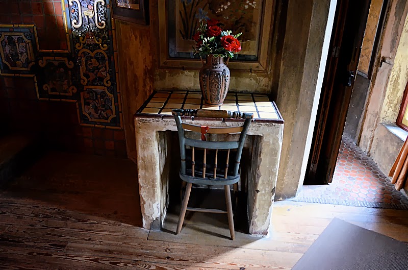 ARCHITECTURAL TILES, GLASS AND ORNAMENTATION IN NEW YORK The Tiles of