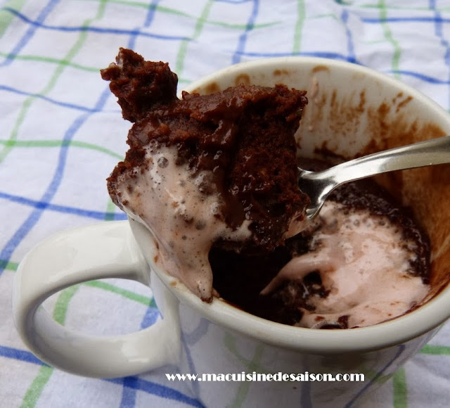 Mug-cake chocolat guimauve