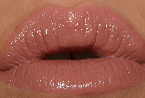 Maybelline Extreme Moisture Lipstick in Pinky Beige