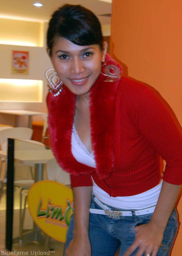 ANNE J COTTO Cantik Anggun