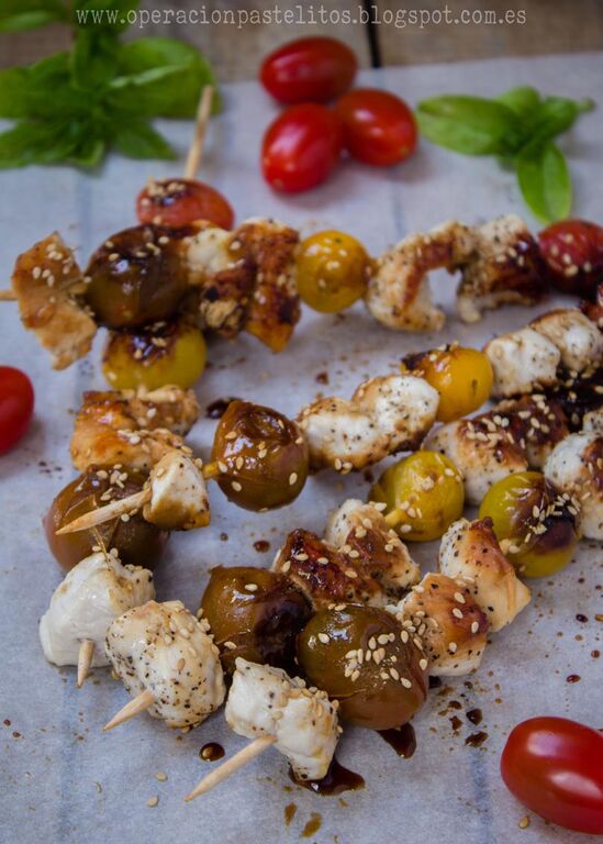 Operación Pastelito:: Brochetas de pollo con sésamo y soja