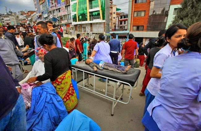 Earth Quake, Nepal, Kathmandu, Mount Everest, New Delhi, Injured, Report, Treatment, Kochi, Bihar, National