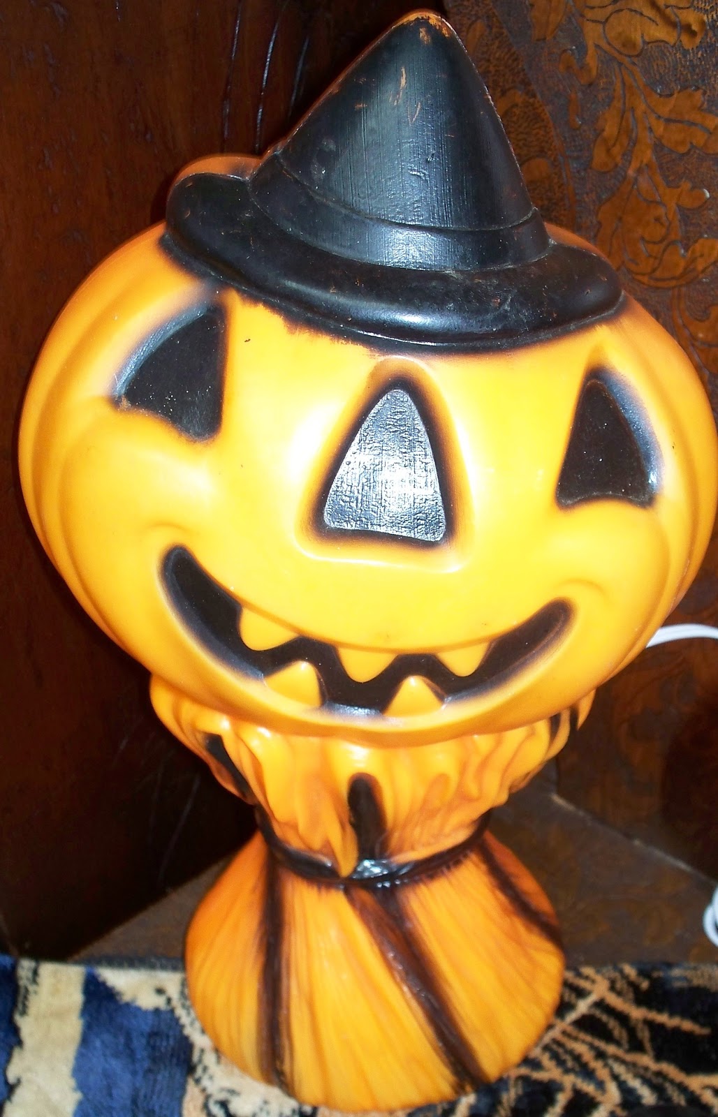 Antiques Attic Blow Mold Craze and some history