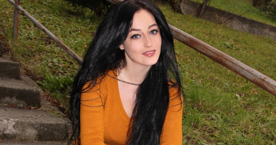 fabulous dressed blogger woman: Charlene from Swiss