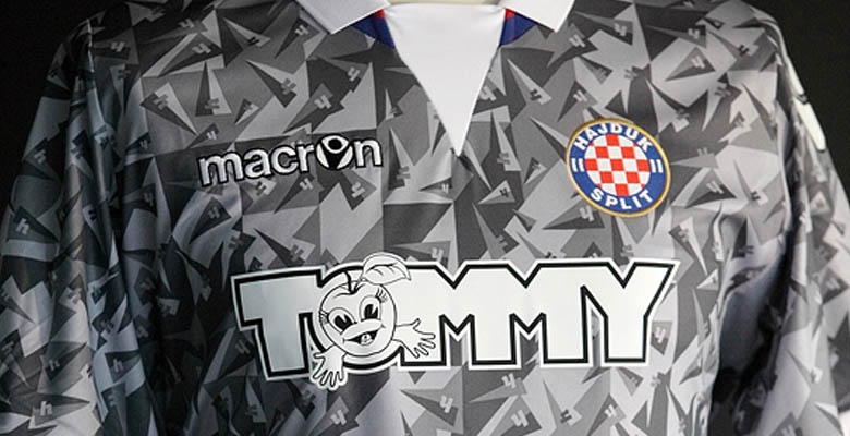 HNK Hajduk Split (Croatia) - 2015/2016 Macron Third Shirt