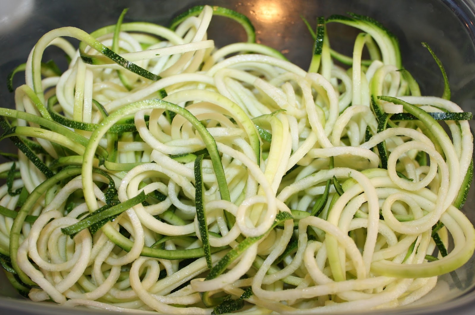 Fit & Healthy Mommy Zucchini Noodles with Avocado Cream Sauce