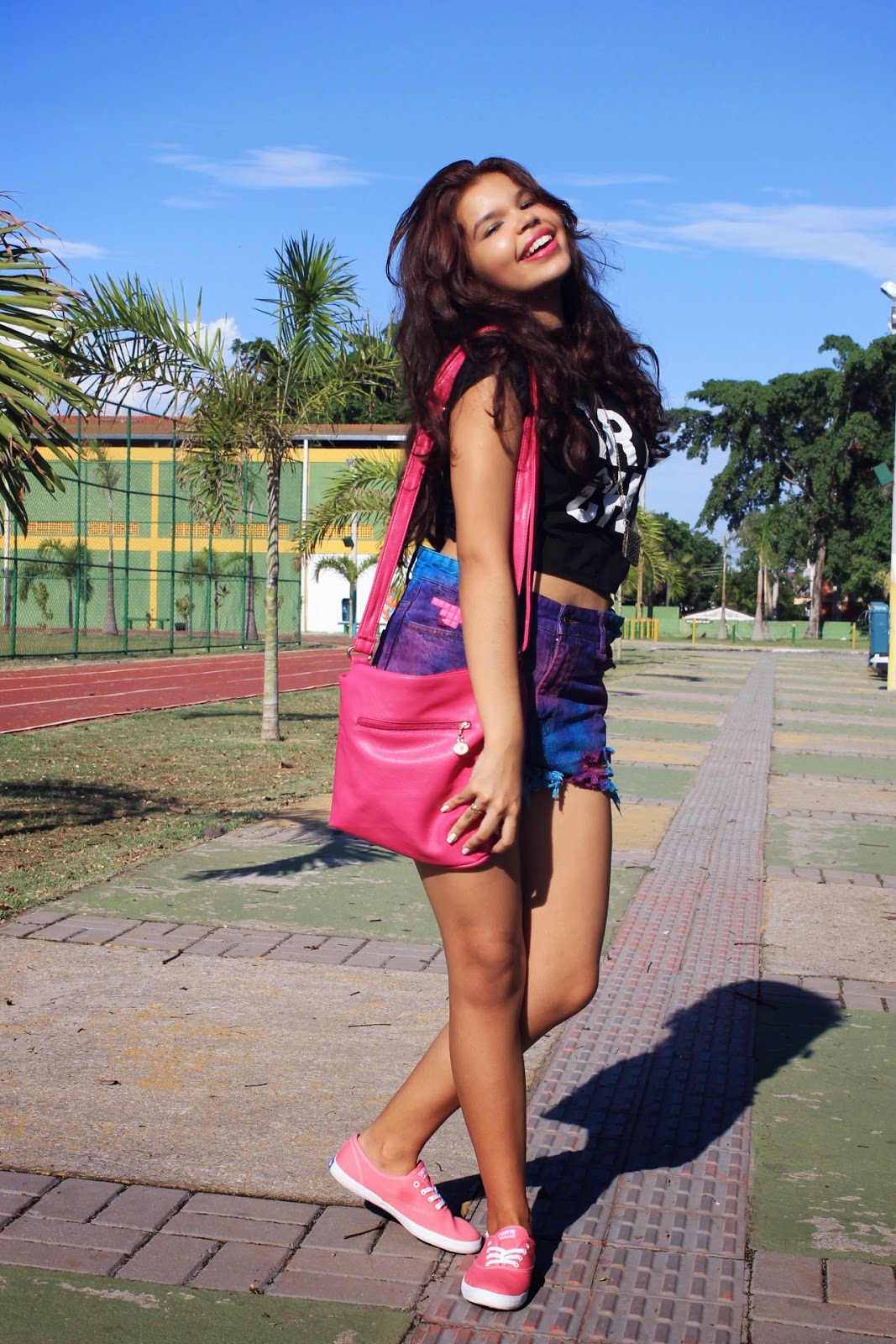 Look volta às aulas, look verão colorido e divertido