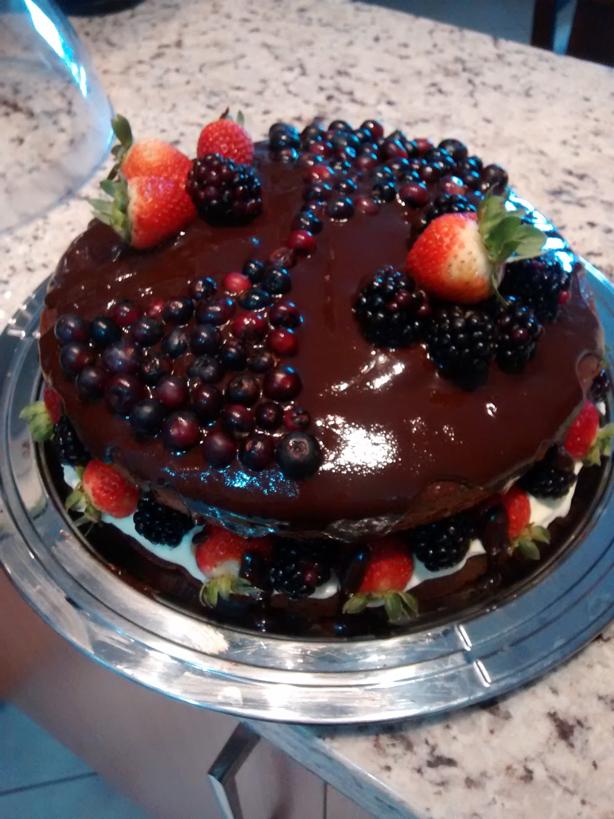 Naked Cake de Chocolate com Frutas Vermelhas