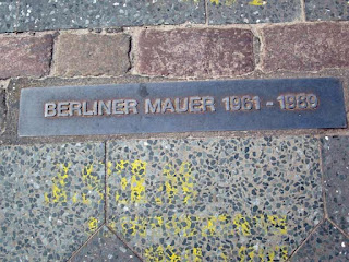 Howdy Germany Berlin Spotlight Checkpoint Charlie Museum