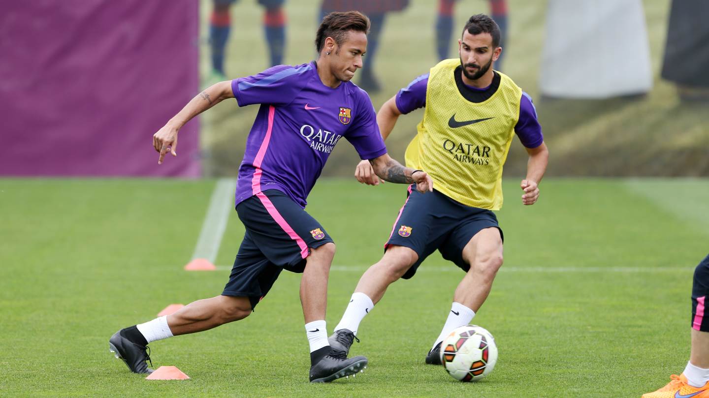 Neymar Receives Custom Nike Hypervenom 2 Boots With Low Dynamic Fit Collar - Footy Headlines