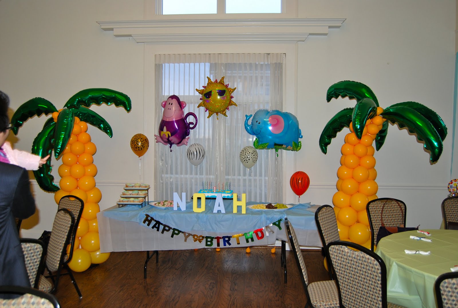 Balloon Decor Twisting Glitter Tattoos Another Noah S Safari